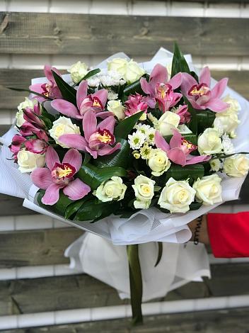 Букет цветов из: Розы и Хризантемы в Кардоникской