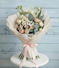 Букет цветов из:  Розы и Лизиантусы #REPLACE_PRED# Кардоникской