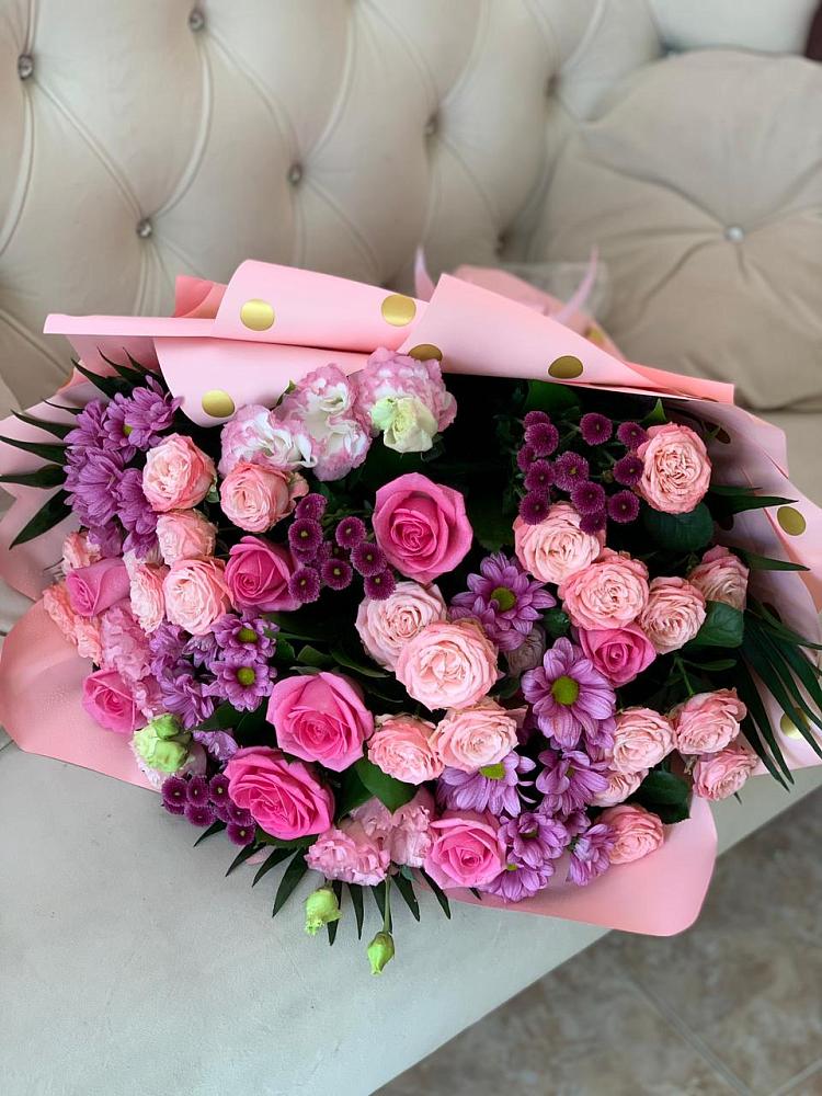 Букет цветов из: Хризантемы, Розы и Лизиантусы в Кардоникской