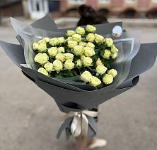 Букет Белые кустовые розы Солинеро в Кардоникской