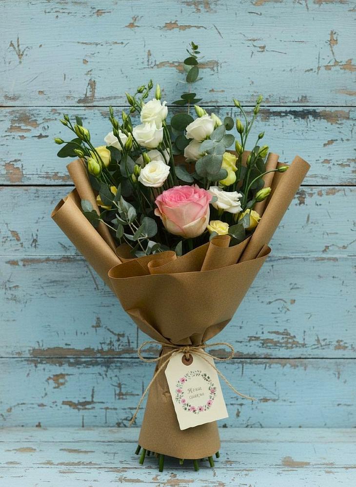 Букет цветов из: Розы и Лизиантусы в Кардоникской