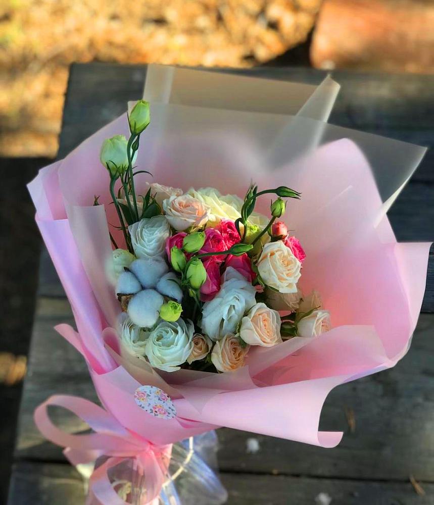 Букет цветов из: Розы и Лизиантусы в Кардоникской