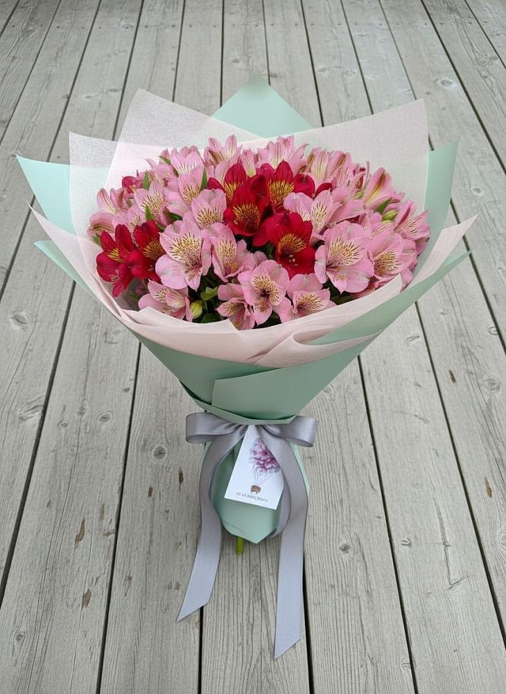 Букет цветов из: Альстромерии в Кардоникской